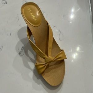 Ann Marino, heeled sandal, Napa leather,